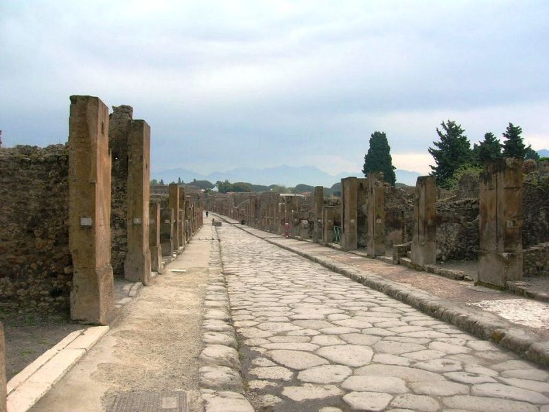 Bombing Pompeii